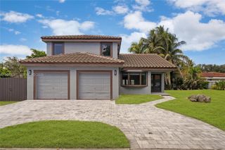 8745 NW 150th Terrace, Miami Lakes, FL 33018
