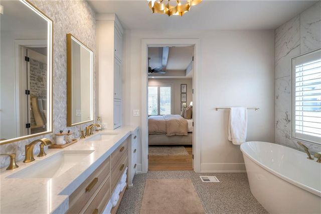 6009 NW 58th Street, Kansas City, MO 64151