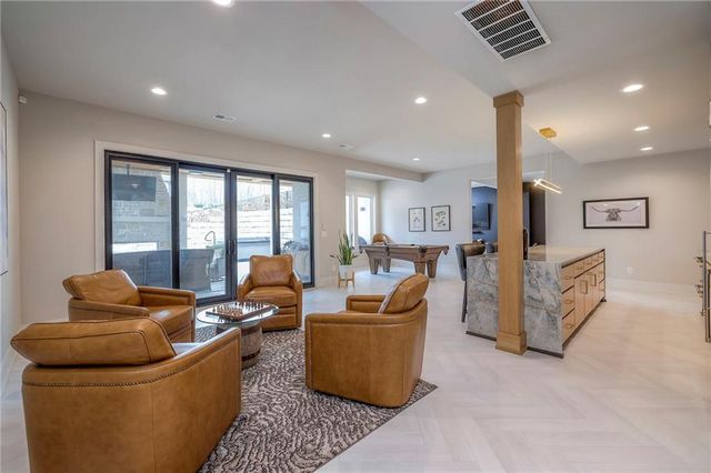 6009 NW 58th Street, Kansas City, MO 64151