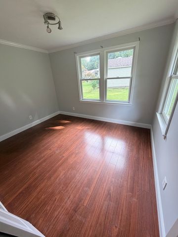 33 Sherry Street, Northbridge, MA 01534