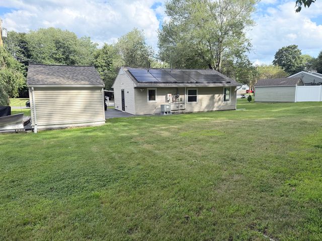33 Sherry Street, Northbridge, MA 01534