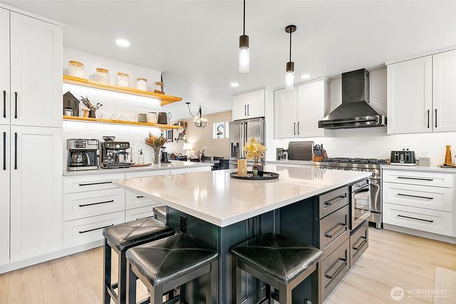 20024 SE 260th Place, Covington, WA 98042