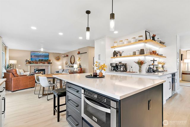 20024 SE 260th Place, Covington, WA 98042