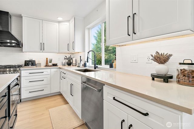 20024 SE 260th Place, Covington, WA 98042