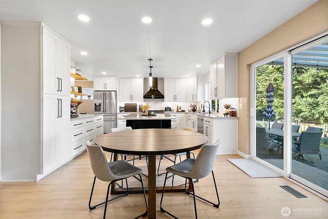 20024 SE 260th Place, Covington, WA 98042