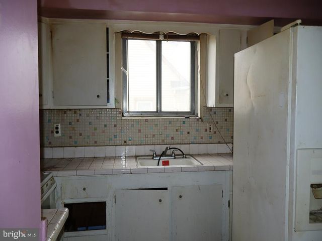 6709 CHANDLER AVE, Pennsauken, NJ 08110