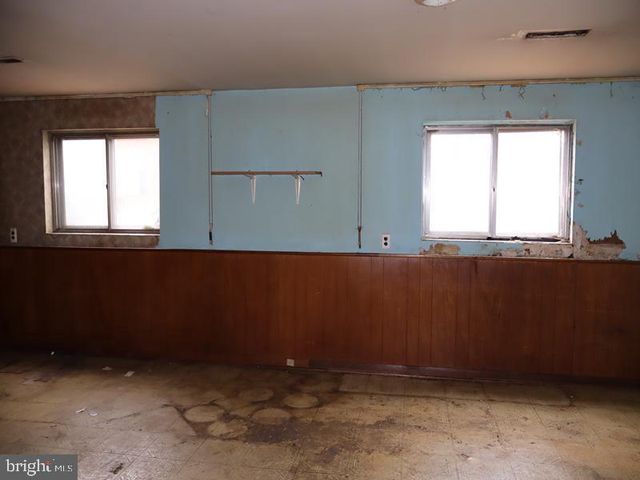 6709 CHANDLER AVE, Pennsauken, NJ 08110