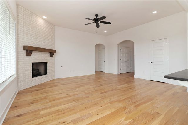 3521 E Avon Avenue, Springdale, AR 72764