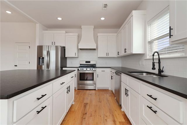 3521 E Avon Avenue, Springdale, AR 72764