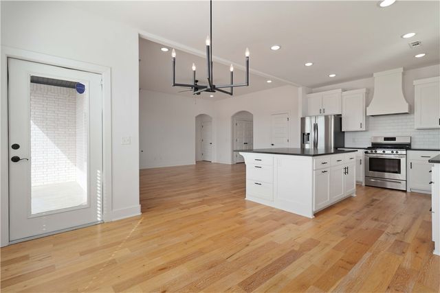 3521 E Avon Avenue, Springdale, AR 72764