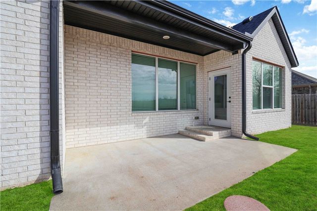 3521 E Avon Avenue, Springdale, AR 72764