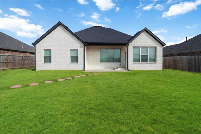 3521 E Avon Avenue, Springdale, AR 72764