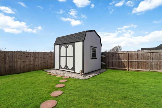 3521 E Avon Avenue, Springdale, AR 72764