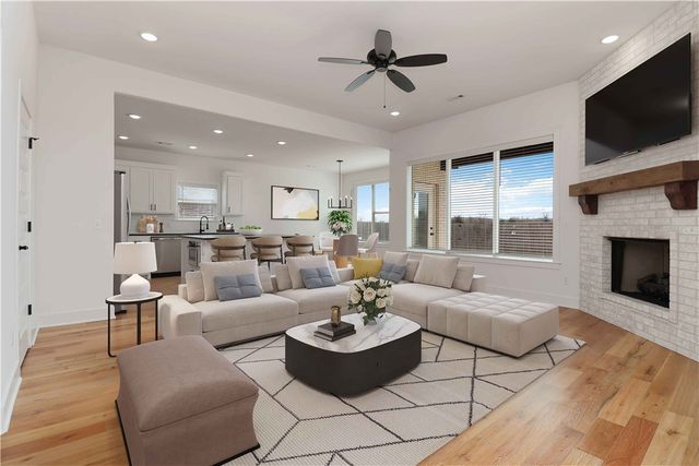 3521 E Avon Avenue, Springdale, AR 72764