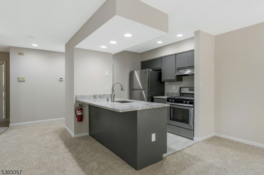 44 Sam Bonnell Dr, Union Twp., NJ 08809