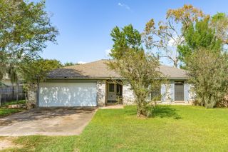 526 Tall Timber Drive, West Columbia, TX 77486