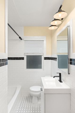 7623 39th AVENUE, Kenosha, WI 53142