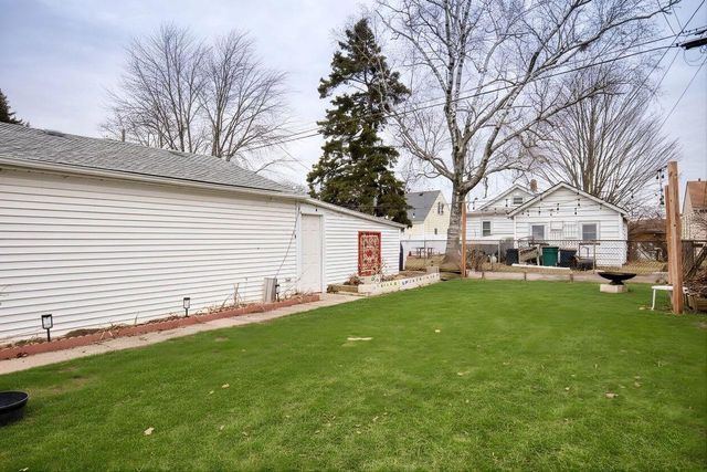 7623 39th AVENUE, Kenosha, WI 53142