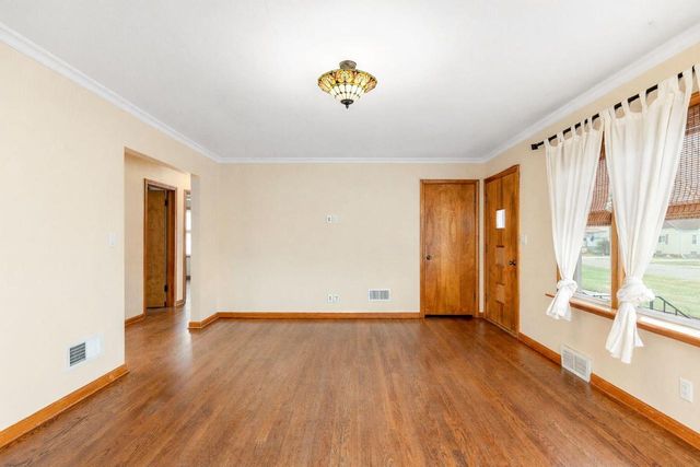 7623 39th AVENUE, Kenosha, WI 53142