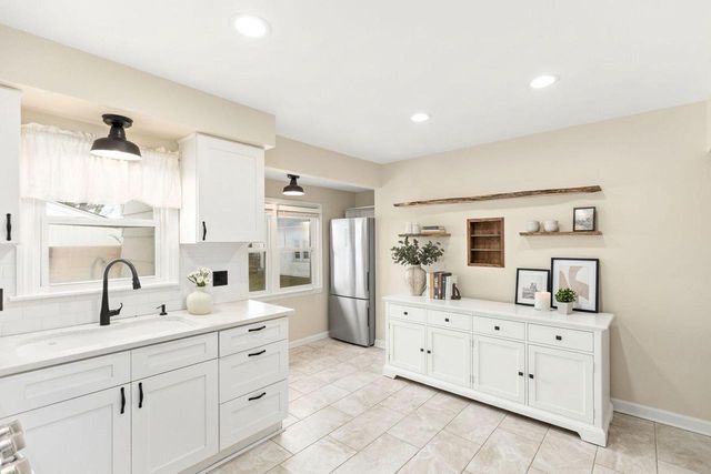 7623 39th AVENUE, Kenosha, WI 53142