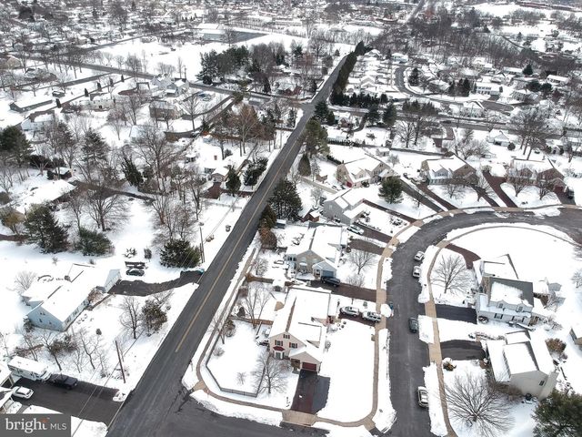 120 PACKHAM CT, Telford, PA 18969