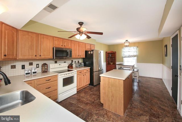 120 PACKHAM CT, Telford, PA 18969