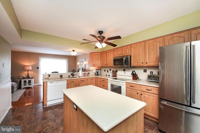 120 PACKHAM CT, Telford, PA 18969