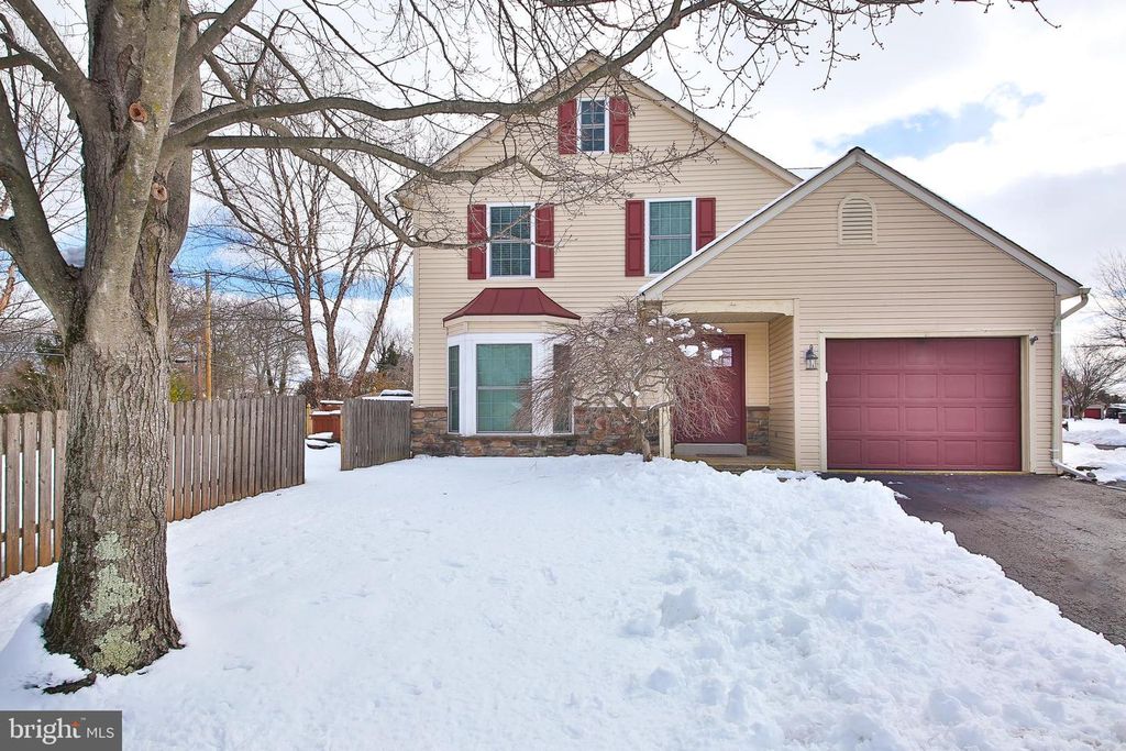 120 PACKHAM CT, Telford, PA 18969