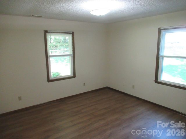 1809 S Industrial Park Road, Lincolnton, NC 28092