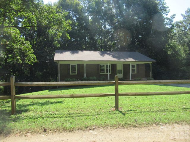 1809 S Industrial Park Road, Lincolnton, NC 28092