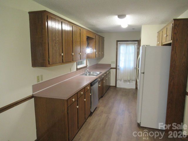 1809 S Industrial Park Road, Lincolnton, NC 28092