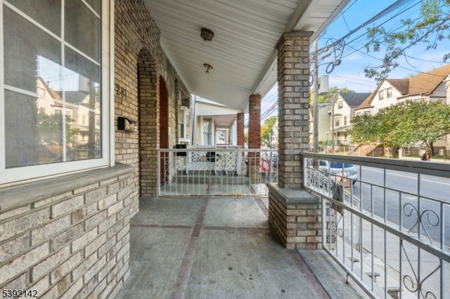 281 N 6th St, Newark City, NJ 07107
