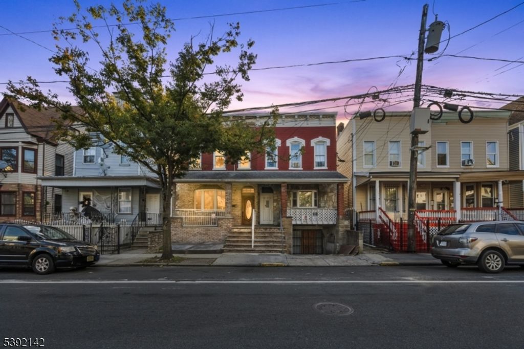 281 N 6th St, Newark City, NJ 07107