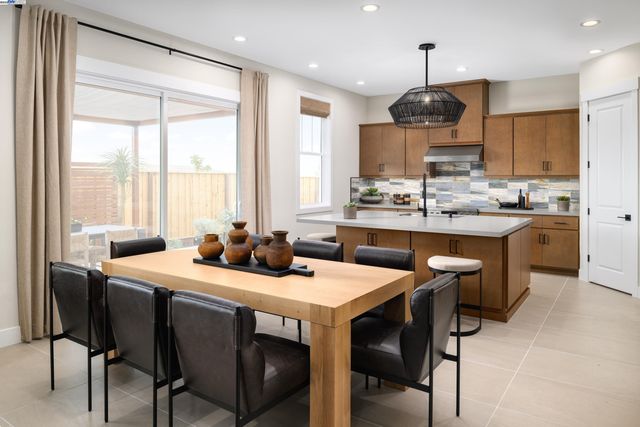 1546 W Walsh Ave, Dublin, CA 94568