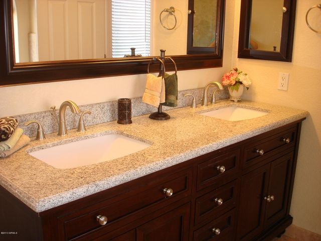 6956 W VIA MONTOYA Drive, Glendale, AZ 85310