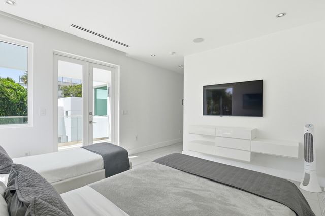 3017 N ATLANTIC Boulevard, Fort Lauderdale, FL 33308