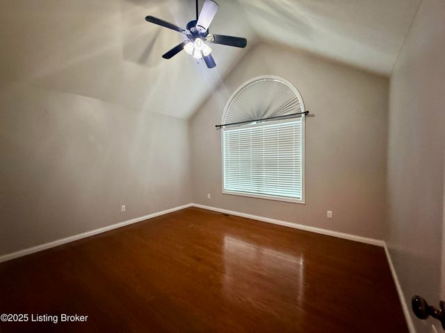 110 N Howard St, Bardstown, KY 40004