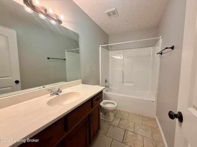 110 N Howard St, Bardstown, KY 40004