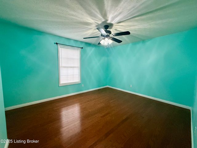 110 N Howard St, Bardstown, KY 40004