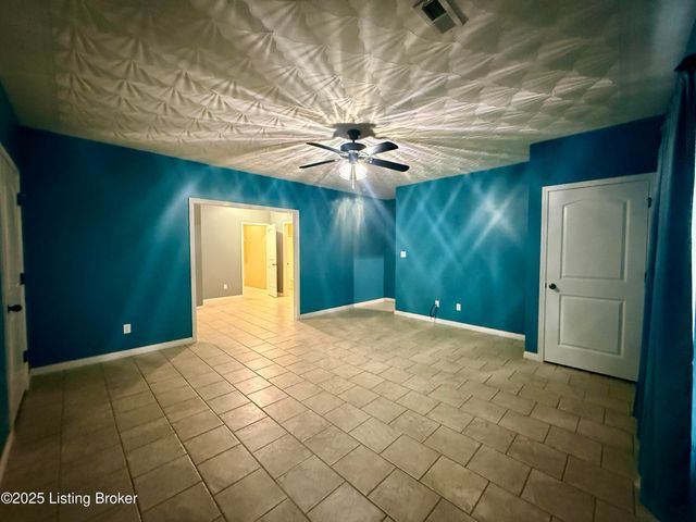 110 N Howard St, Bardstown, KY 40004