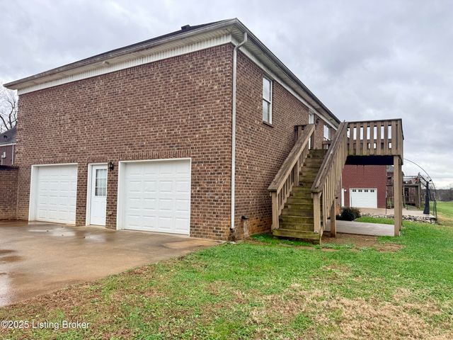 110 N Howard St, Bardstown, KY 40004