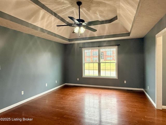 110 N Howard St, Bardstown, KY 40004