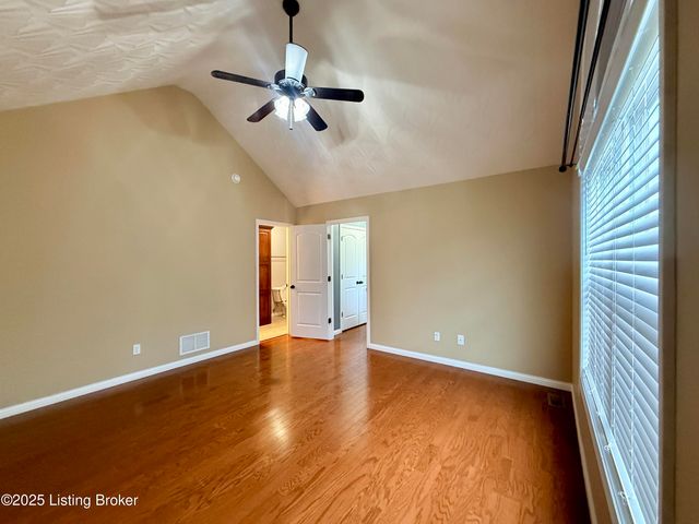 110 N Howard St, Bardstown, KY 40004