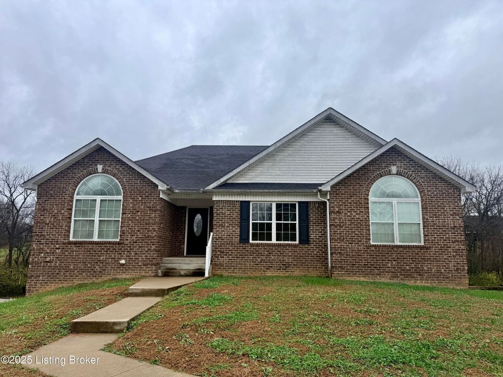 110 N Howard St, Bardstown, KY 40004