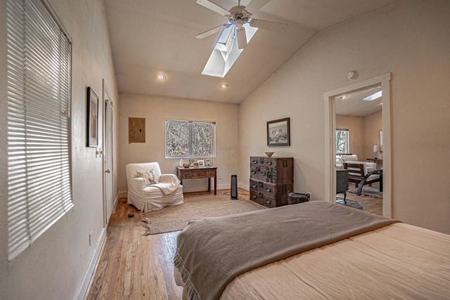 1828 Anderson Creek Road, Talent, OR 97540