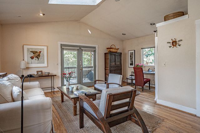1828 Anderson Creek Road, Talent, OR 97540