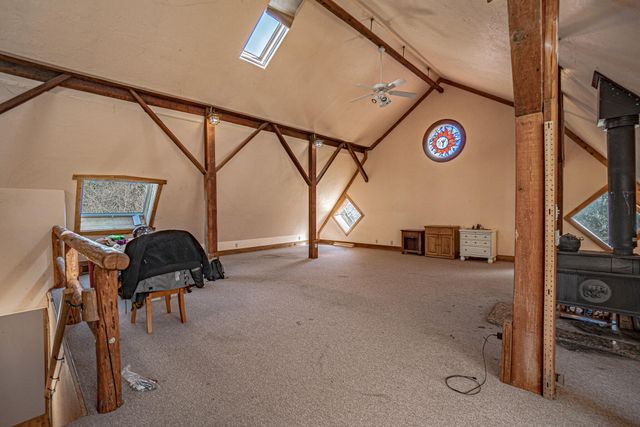1828 Anderson Creek Road, Talent, OR 97540