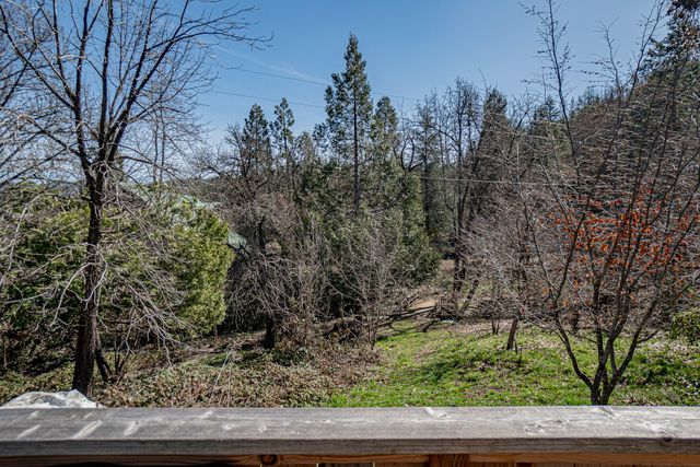 1828 Anderson Creek Road, Talent, OR 97540