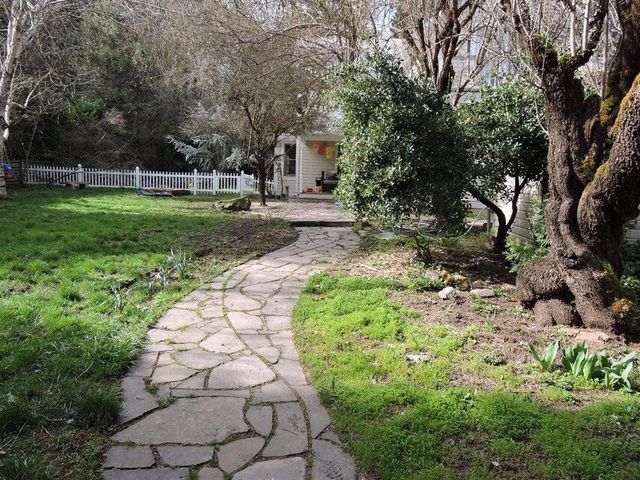 1828 Anderson Creek Road, Talent, OR 97540