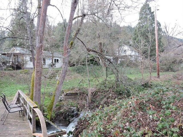 1828 Anderson Creek Road, Talent, OR 97540